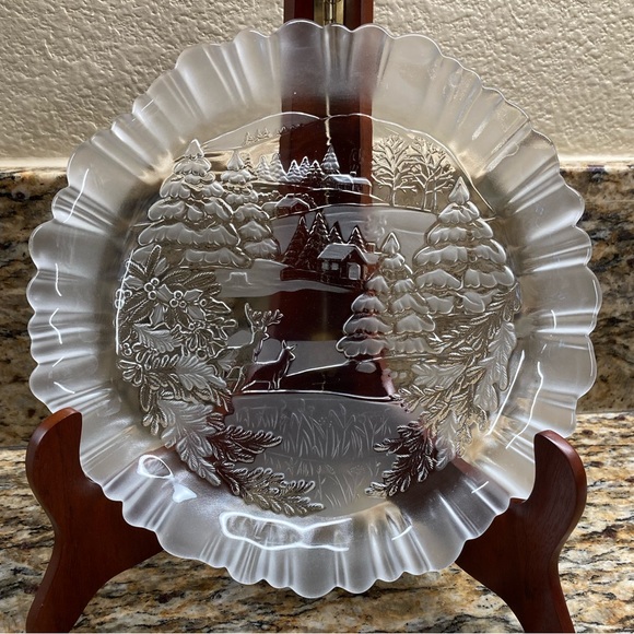 Winter Theme (Bon Bon) Dish By Mikasa - 9” Round - Picture 2 of 5